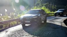 Đoàn xe 'mắt hí' chinh phục những cung đường thách thức bậc nhất địa đầu Tổ quốc