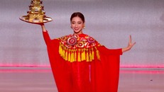 Lương Thùy Linh múa mâm điêu luyện tại chung kết Miss World