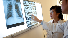 Ảnh X-quang được tiến hành phân loại, gán nhãn và xây dựng kho dữ liệu “vàng” hỗ trợ chẩn đoán, điều trị