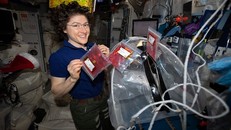 Phi hành gia Christina Koch. - Ảnh: Engadget.