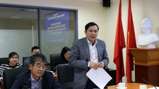 Phó Viện trưởng Viện Khoa học tổ chức nhà nước Lê Anh Tuấn báo cáo tại hội thảo.