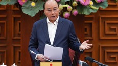 Chiều 27/1 (mùng 3 Tết), chủ trì cuộc họp về bệnh viêm đường hô hấp cấp do chủng mới của virus Corona, Thủ tướng Nguyễn Xuân Phúc nêu rõ yêu cầu "chống dịch như chống giặc".