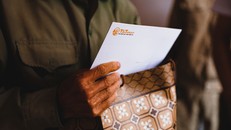 Chuyện về những đôi tay bàn tay ấm mùa Covid-19: Bởi vẻ đẹp cuộc đời là cho đi