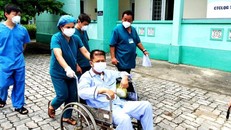 Bệnh nhân 582 được chữa khỏi, đã hồi phục hơn 90% được xuất viện - Ảnh: VTC News