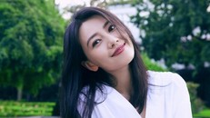 Nữ thần quốc dân xứ Trung - 'Chu Chỉ Nhược' đẹp rạng ngời ở tuổi 41