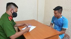 Nguyễn Tiến Hân tại cơ quan công an. 