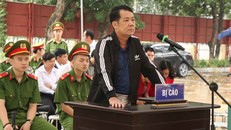 Rút súng dọa giết người, Giám đốc công ty bảo vệ lĩnh 18 tháng tù