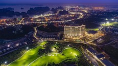 Dồn dập ưu đãi mừng sinh nhật FLC Hạ Long, quần thể 5 sao có tầm nhìn đẹp nhất Quảng Ninh