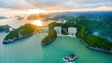 Flamingo Cát Bà nằm trên bãi biển đẹp nhất Đông Nam Á, nhìn ra vịnh Lan Hạ - Top vịnh đẹp nhất thế giới.