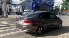 Chiếc xe ô tô gây tai nạn. - Ảnh: Dân Trí