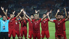 Bóng đá Việt Nam năm 2021: Chờ sắc đỏ thăng hoa, V-League 'bay'