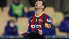 Messi và Barca để thua Bilbao 2-3 sau 120 phút trận chung kết. - Ảnh: Reuters.