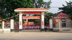 Kỷ luật thầy giáo tát học sinh lớp 9 vì không thuộc bài