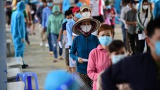 Người đến TP.HCM chưa tiêm vắc xin phải cách ly 14 ngày tại nhà. - Ảnh: Vietnamnet