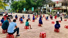 Quảng Ngãi có 25 học sinh là F0, nhiều trường chuyển sang dạy trực tuyến