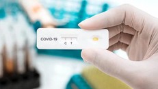 Rà soát việc người dân tự xét nghiệm nhanh dương tính với SARS-CoV-2 nhưng không thông báo