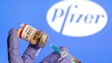 Ba mũi vaccine của Pfizer/BioNTech có thể hiệu quả tuyệt đối với biến thể Omicron?