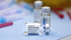Vaccine phòng COVID-19 của Johnson & Johnson. (Ảnh: AFP/TTXVN)