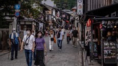 Nền kinh tế Nhật Bản phục hồi mạnh nhờ chi tiêu tiêu dùng và xuất khẩu tăng