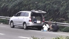 Dừng xe ăn uống trên cao tốc, lái xe có thể bị phạt tới 12 triệu đồng