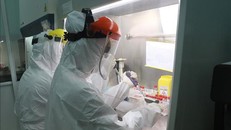 Những 'chiến sỹ' thầm lặng trên tuyến đầu chống dịch COVID-19