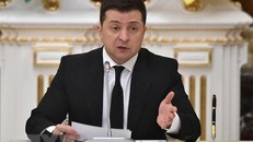 Tổng thống Ukraine gia hạn tình trạng thiết quân luật, kêu gọi đối thoại với nhà lãnh đạo Nga