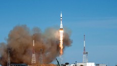 Tàu vũ trụ Soyuz MS-17 mang theo các nhà du hành Nga và Mỹ lên Trạm vũ trụ quốc tế (ISS).