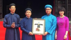 Huế chính thức tiếp nhận 2 cổ vật giá trị do Tập đoàn Sunshine hiến tặng