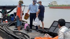 Cần Thơ: Bàn giao hồ sơ, tang vật vụ mua bán trái phép dầu FO