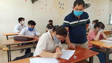 Thí sinh làm thủ tục dự thi Tốt nghiệp Trung học phổ thông.