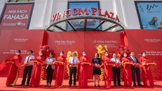 Vincom đồng loạt khai trương 2 TTTM mới, mang đến cho người dân tỉnh Tiền Giang và tỉnh Bạc Liêu điểm vui chơi, mua sắm hiện đại hấp dẫn.