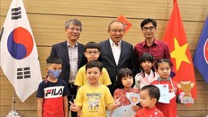 HLV Park Hang-seo mong muốn kết nối hỗ trợ phát triển các tài năng bóng đá trẻ Việt Nam