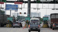 Hệ thống thu phí không dừng vẫn còn phát sinh nhiều lỗi và cần phải khắc phục sớm triệt để nhằm đem lại sự thuận tiện cho chủ xe lưu thông qua trạm phí.