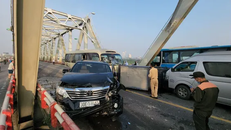 Hà Nội: Tai nạn liên hoàn khiến cầu Chương Dương ùn tắc