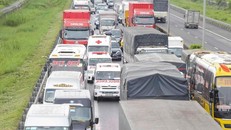 Trong 8 tháng đầu năm 2022 xử lý 1.097 trường hợp vi phạm điều khiển xe chạy ở làn dừng xe khẩn cấp