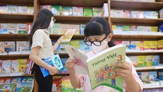 Nguyên nhân khiến giá sách giáo khoa mới tăng đáng kể
