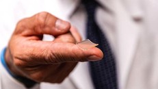 Australia thử nghiệm vaccine ngừa COVID-19 dạng miếng dán