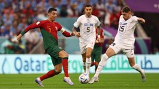 Phung phí cơ hội, Uruguay thua Bồ Đào Nha