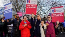 Nhân viên cứu thương ở Anh kéo dài kế hoạch đình công