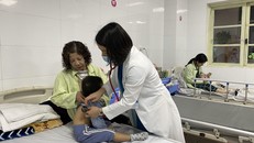 Trẻ nhập viện điều trị tại Bệnh viện Thanh Nhàn.