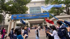 Không tổ chức lớp không chuyên trong trường THPT chuyên