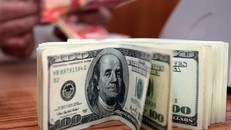 USD mất giá sau khi 2 ngân hàng lớn của Mỹ sụp đổ