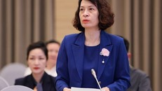 Thứ trưởng Bộ Y tế Nguyễn Thị Liên Hương trả lời tại buổi họp báo.