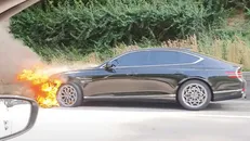 Genesis G80 2021 đầu tiên bốc cháy, Hyundai vào cuộc điều tra nguyên nhân