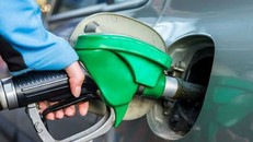 Nước vào bình xăng, xử lý sao cho an toàn?