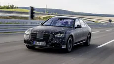 Mercedes Benz S-Class 2021: chiếc xe đầu tiên có túi khí cho hàng ghế sau