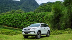Khách hàng mua Toyota Fortuner tiếp tục nhận ưu đãi