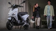 Piaggio giới thiệu xe máy điện Piaggio One, hơn 85Km cho một lần sạc, tốc độ tối đa lên đến 65Km/h