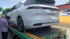 Bắt gặp VinFast VF9 đang trên đường đi đăng kiểm