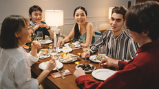 Tự chuẩn bị buổi tối cuối tuần thư giãn tại gia cùng bạn bè